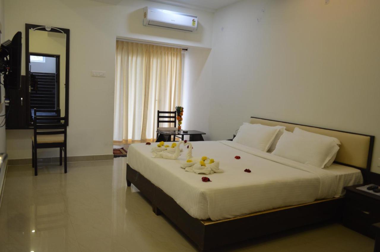 Hotel Ambai Grand Ambāsamudram エクステリア 写真