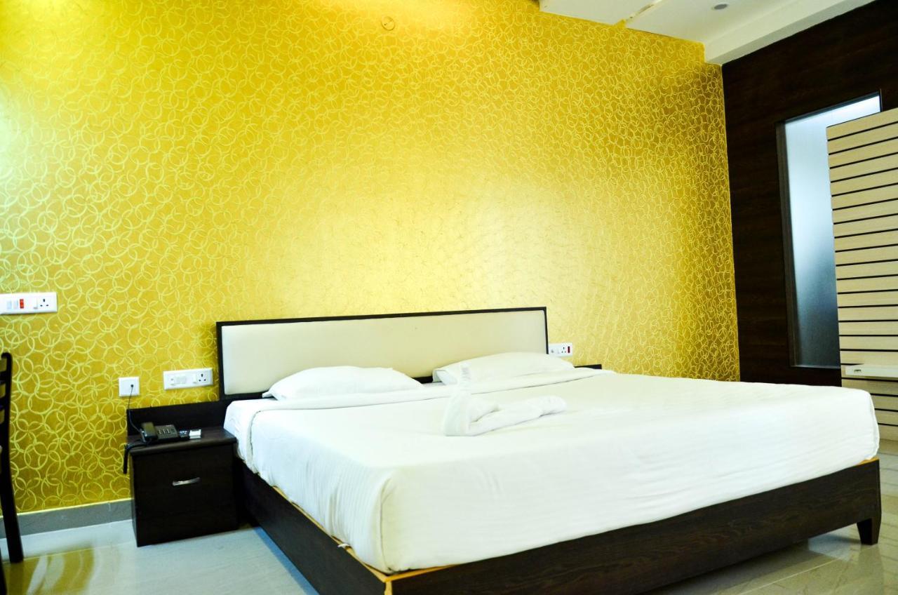 Hotel Ambai Grand Ambāsamudram エクステリア 写真