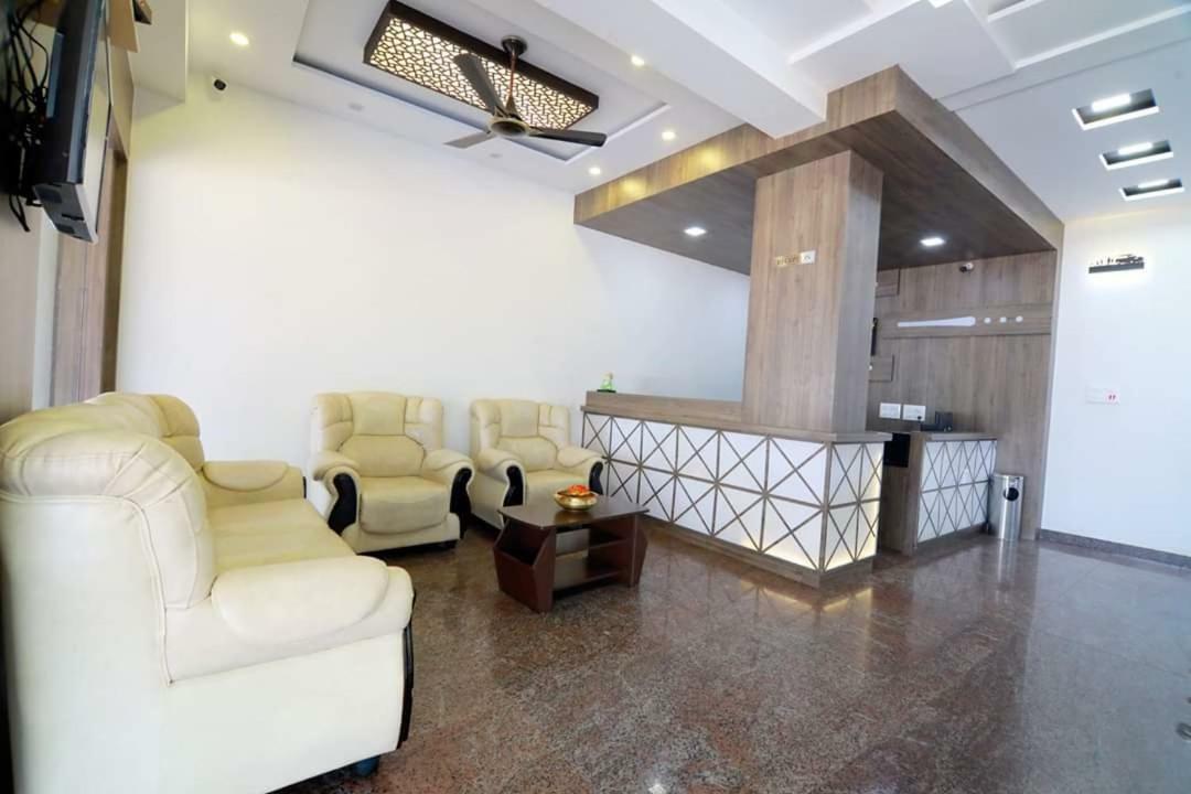 Hotel Ambai Grand Ambāsamudram エクステリア 写真